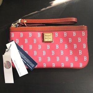 Dooney and Bourke clutch